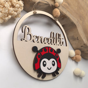 Marienkäfer Türschild personalisiert fürs Kinderzimmer, gefertigt in Wunschfarben, Geschenk Taufe, Geburt, Kindergeburtstag, Namensschild