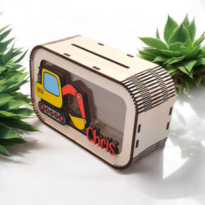 Spardose Bagger personalisiert mit Namen in Wunschfarben, Sparbüchse, Sparschwein, Geldgeschenk, Geschenk Geburt, Taufe, Geburtstag, Truck