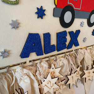 Adventskalender XXL Feuerwehr aus Holz, personalisiert mit Wunschtext und in Wunschfarbe, Geschenkidee, Babys Weihnachten, Feuerwehrauto