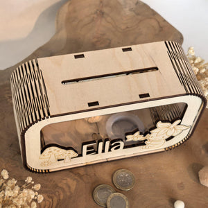 Spardose personalisiert mit Namen, Sparbüchse, Sparschwein, Geldgeschenk, Geschenk zur Geburt, Taufe, Geburtstag Fliegenpilz Wichtelhaus fee