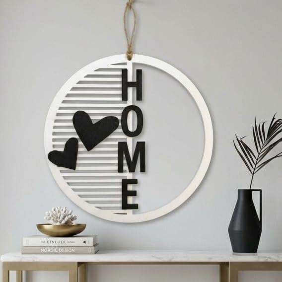 Moderner HOME Türkranz aus Holz – Personalisierter Wandkranz mit Herzen – Individuelle Farbwahl & viele Größen (20–50 cm) – Einzugsgeschenk