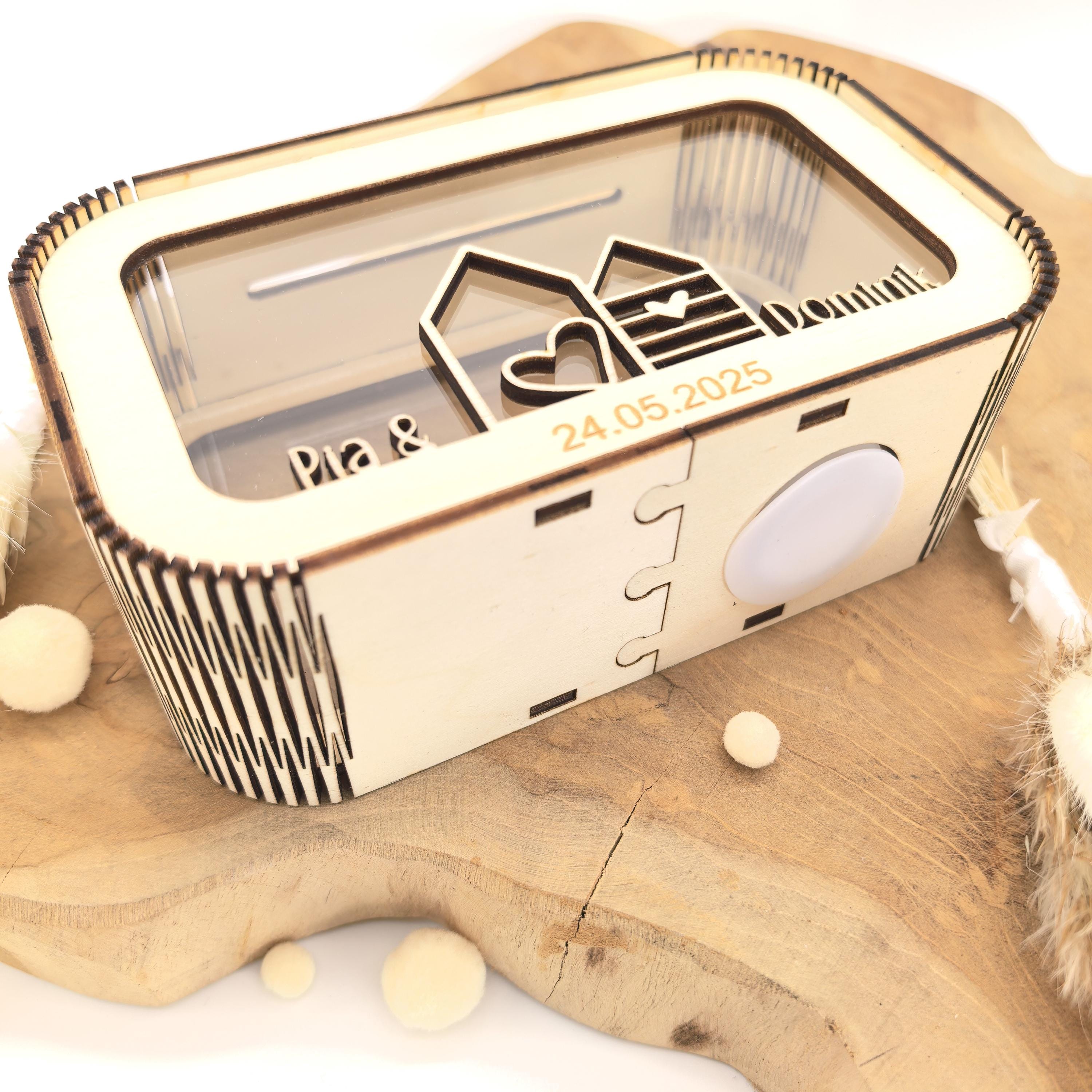 Spardose Hochzeitsgeschenk personalisiert mit Name und Datum, Geldgeschenk, Sparschwein Geburtstagsgeschenk Freundin Ehefrau Einzugsgeschenk