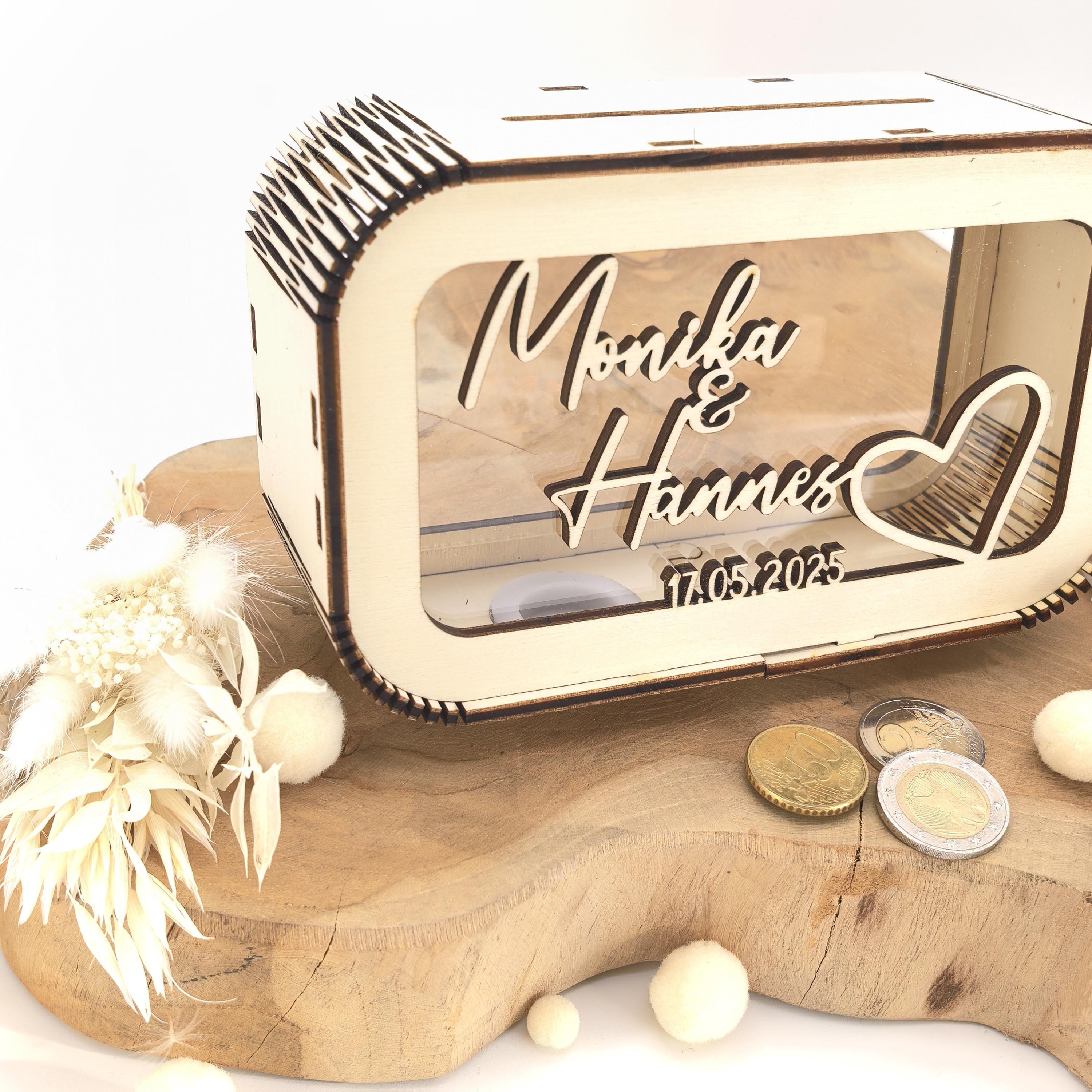 Spardose Hochzeitsgeschenk personalisiert mit Name und Datum, Geldgeschenk, Sparschwein Geburtstagsgeschenk Freundin Ehefrau Einzugsgeschenk