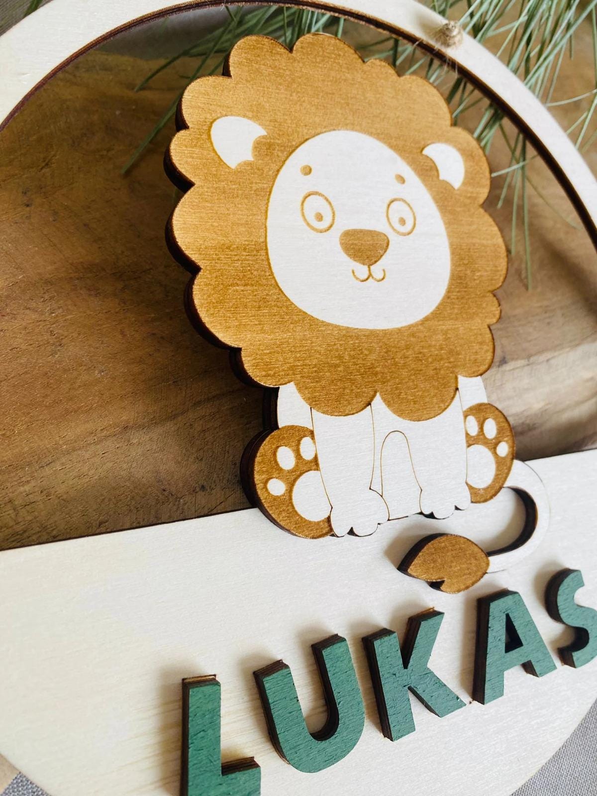 Türschild personalisiert fürs Kinderzimmer, Geburtstagsgeschenk, Deko, Geschenk Taufe, Geburt, Kindergeburtstag, Namensschild, Löwe, Safari
