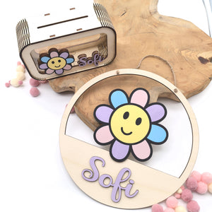 Blumen Türschild personalisiert fürs Kinderzimmer, gefertigt in Wunschfarben, Geschenk Taufe, Geburt, Kindergeburtstag, Daisy, Sonnenblume