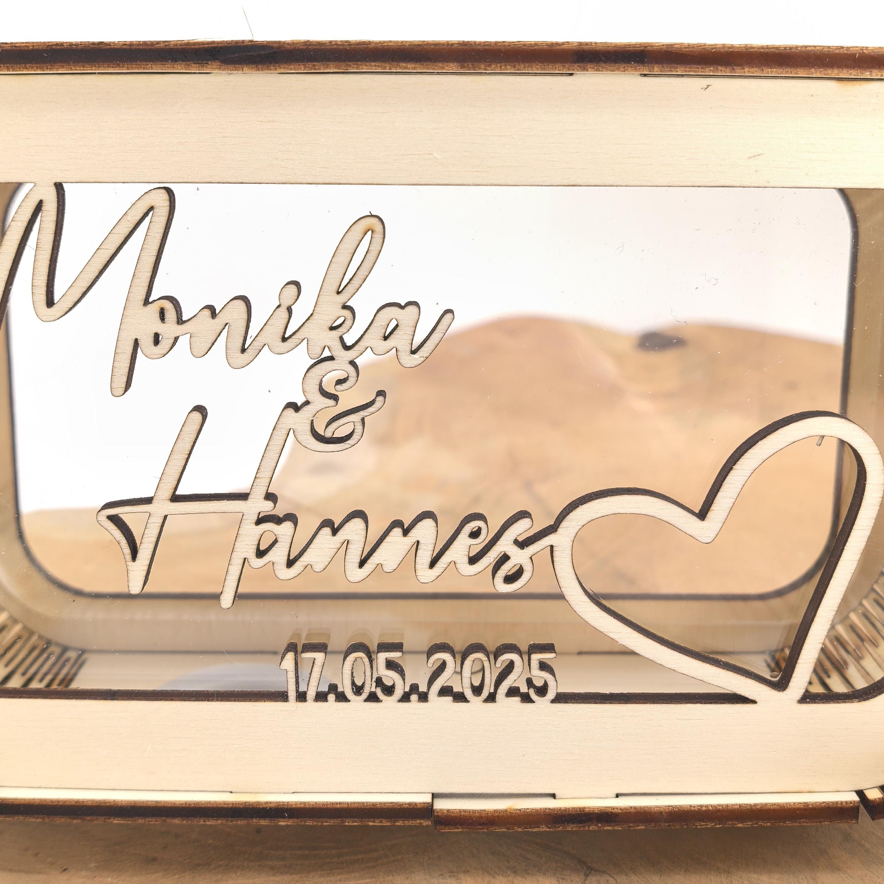 Spardose Hochzeitsgeschenk personalisiert mit Name und Datum, Geldgeschenk, Sparschwein Geburtstagsgeschenk Freundin Ehefrau Einzugsgeschenk