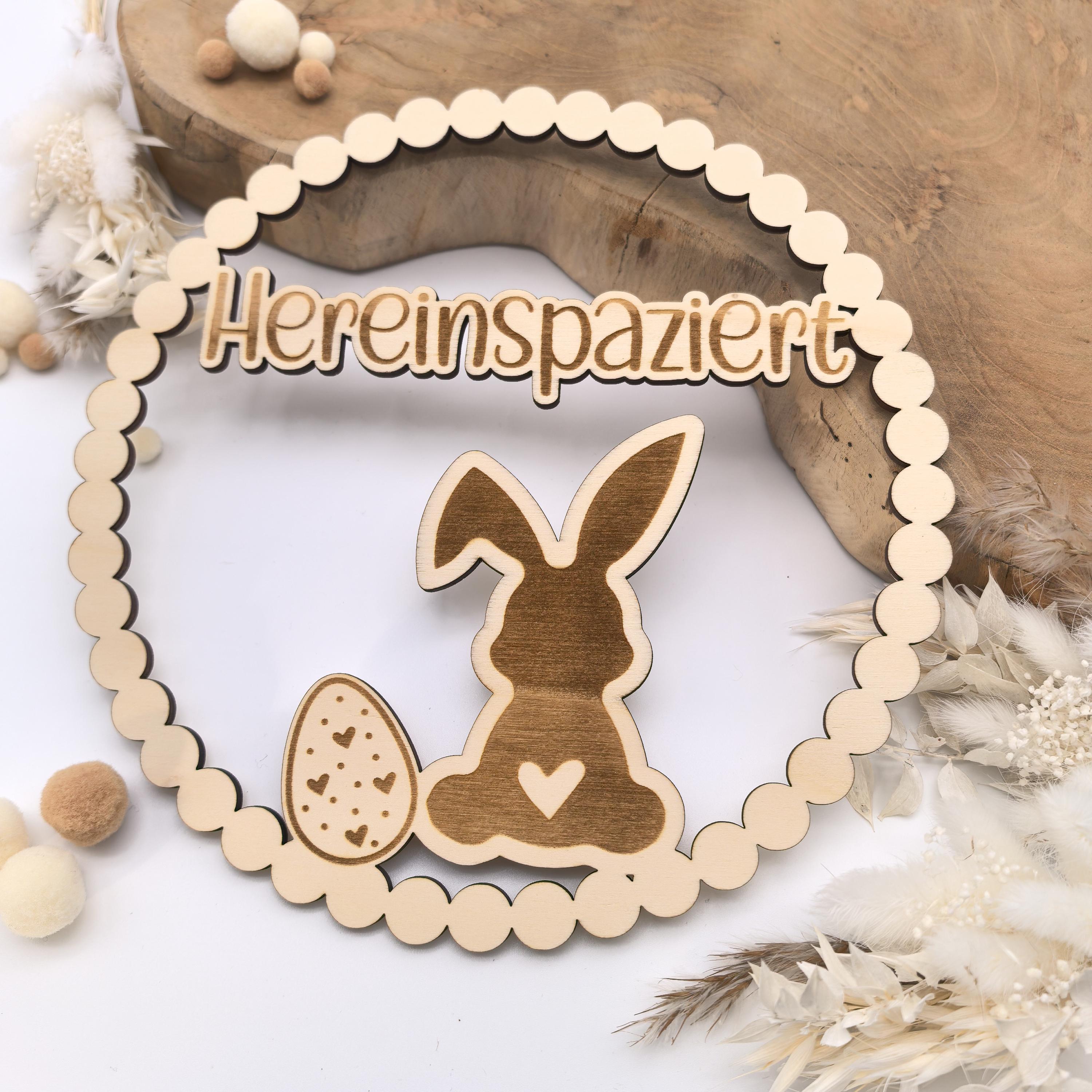 hübscher Oster Türkranz mit Hase und Wunschtext, Wanddeko, Fensterdeko, Osterkranz, Osterdeko, Osterhase, Ostereier, personalisierte Deko