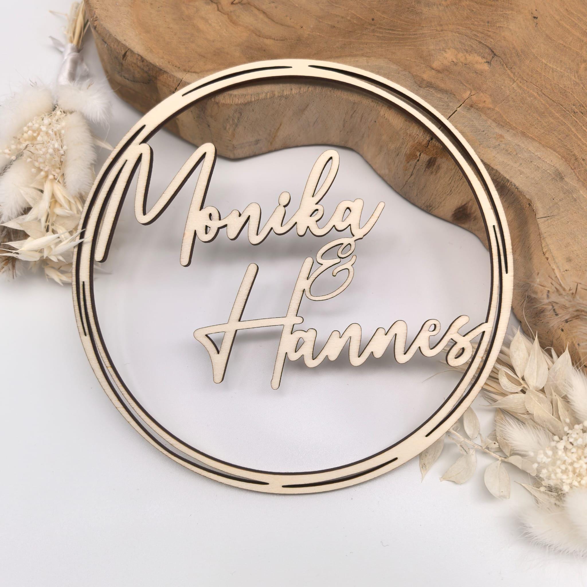 Hochzeit Kranz Geschenk personalisiert mit Namen aus Holz - Hochzeitsgeschenk Holz Hochzeitsschild Holzkranz Hochzeitskranz Hochzeitsdeko