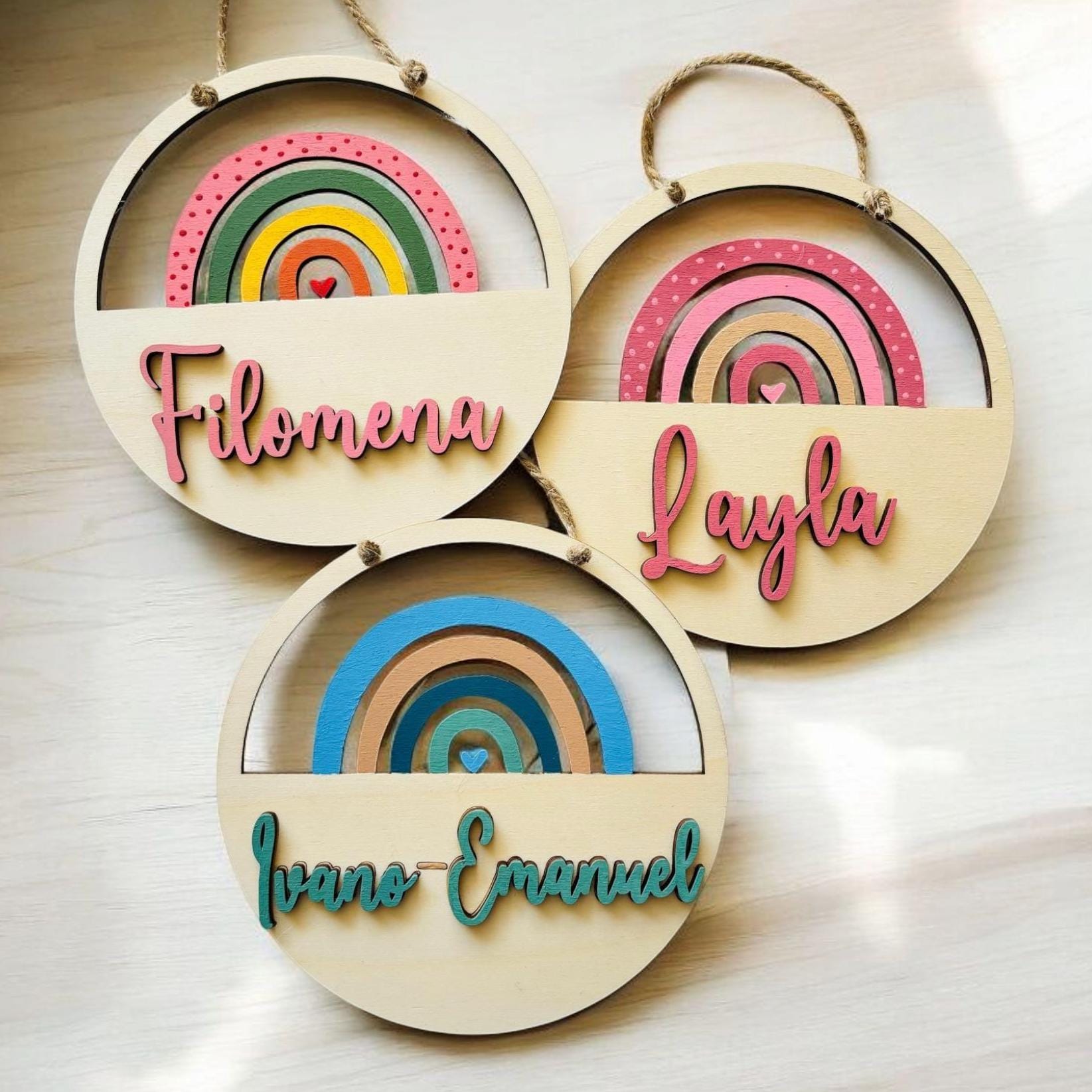 Regenbogen Türschild personalisiert, gefertigt in Wunschfarben, Geburtstagsgeschenk, Geschenk Taufe, Geburt, Kindergeburtstag, Namensschild