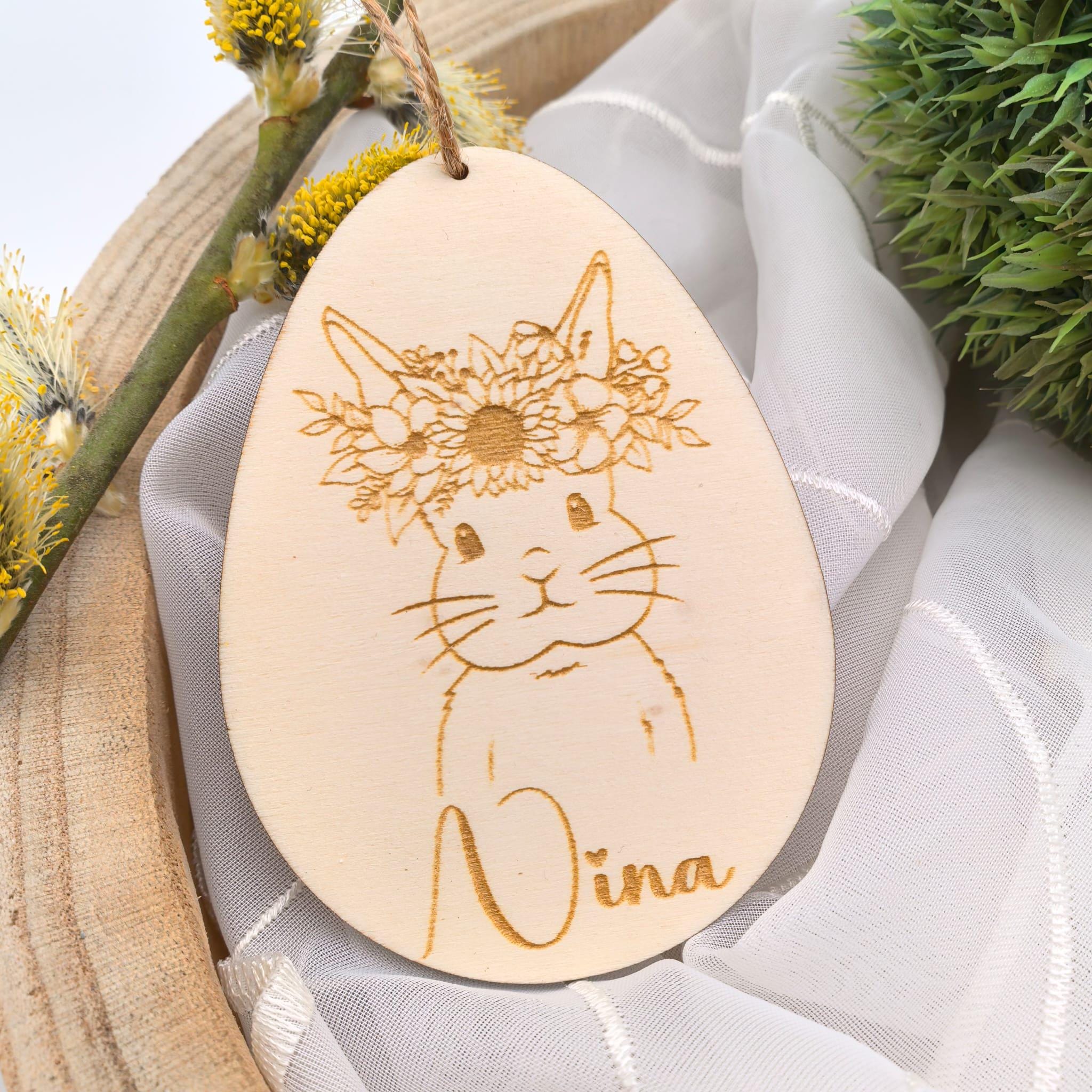 Ostereier zum aufhängen, Osteranhänger, Ostergeschenk personalisiert, Geschenkanhänger Ostern, Osterdeko Holz, Osterhase, Hase mit Blumen