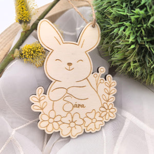 Ostereier zum aufhängen, Osteranhänger, Ostergeschenk personalisiert, Geschenkanhänger Ostern, Osterdeko Holz, Osterhase, Hase mit Blumen