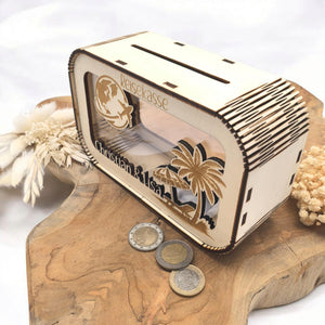 Spardose Reisekasse personalisiert mit Name, Geldgeschenk, Sparschwein Geburtstagsgeschenk Freundin Ehefrau Einzugsgeschenk, Flugzeug Sonne