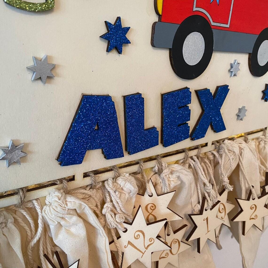 Adventskalender XXL Feuerwehr aus Holz, personalisiert mit Wunschtext und in Wunschfarbe, Geschenkidee, Babys Weihnachten, Feuerwehrauto