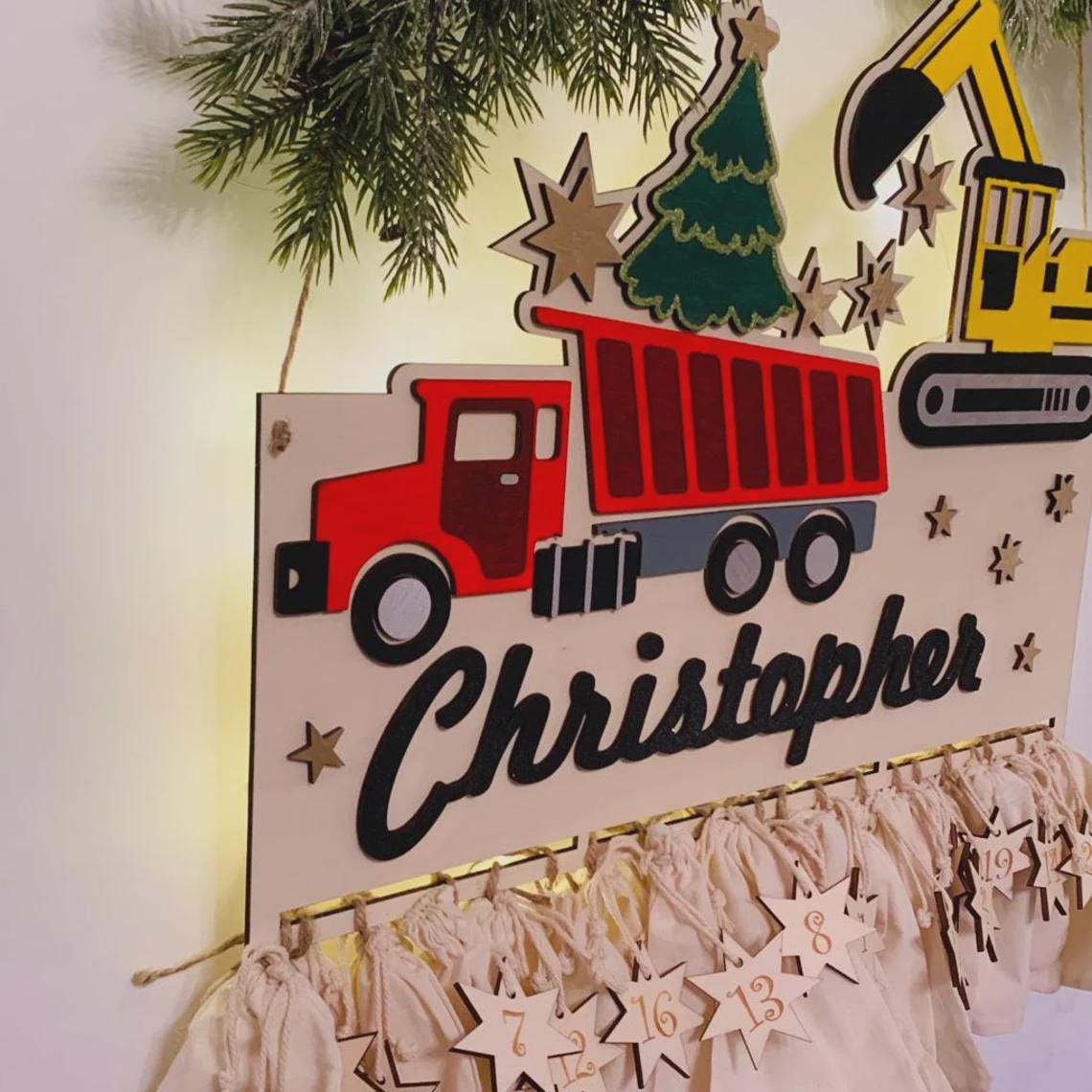 Adventskalender XXL Bagger LKW aus Holz, personalisiert mit Wunschtext und in Wunschfarbe, Geschenkidee, Babys Weihnachten, Baustelle, Truck