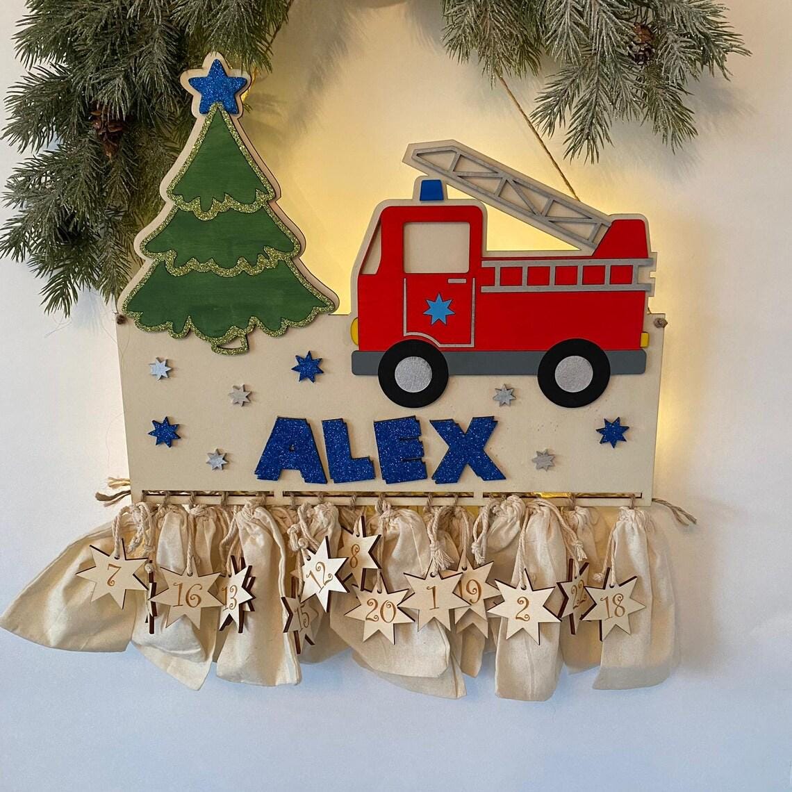 Adventskalender XXL Feuerwehr aus Holz, personalisiert mit Wunschtext und in Wunschfarbe, Geschenkidee, Babys Weihnachten, Feuerwehrauto