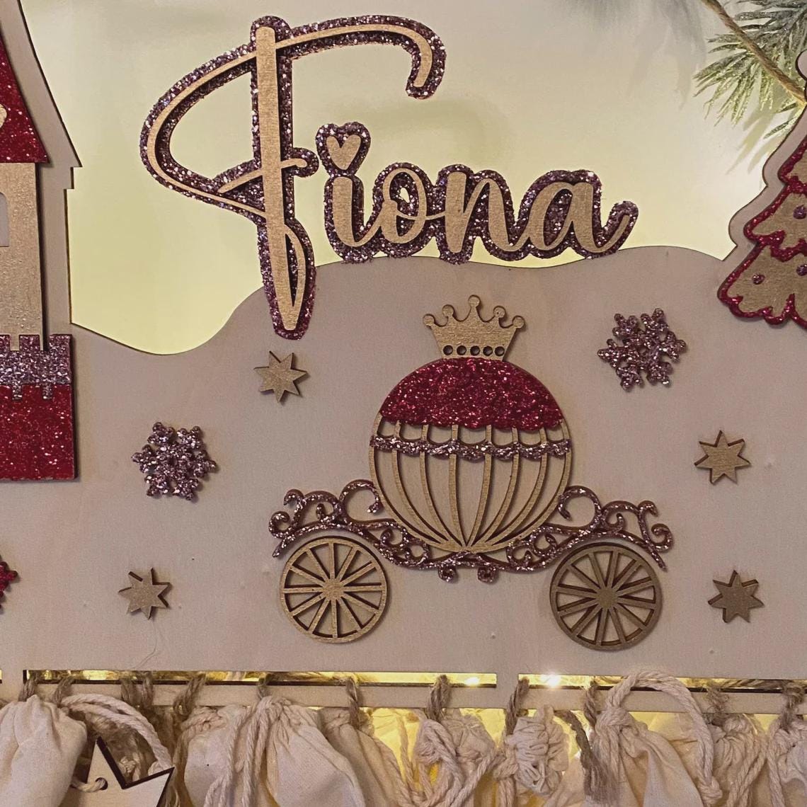 Adventskalender XXL Prinzessin aus Holz, personalisiert mit Wunschtext und in Wunschfarbe, Geschenkidee, Babys Weihnachten, Kutsche, Schloss