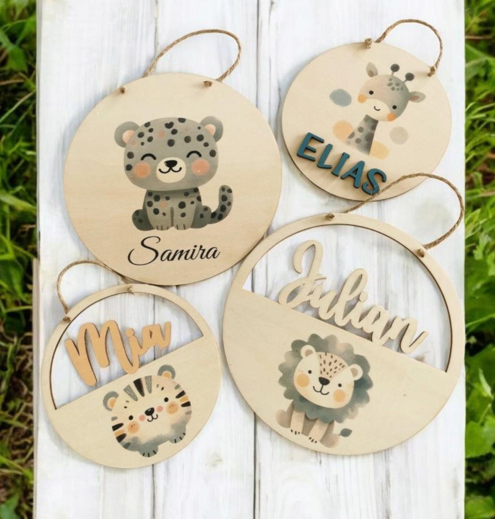 Türschild personalisiert fürs Kinderzimmer mit Löwe, Giraffe, Tiger, in Wunschfarben, Geschenk Taufe, Geburt, Kindergeburtstag, Namensschild