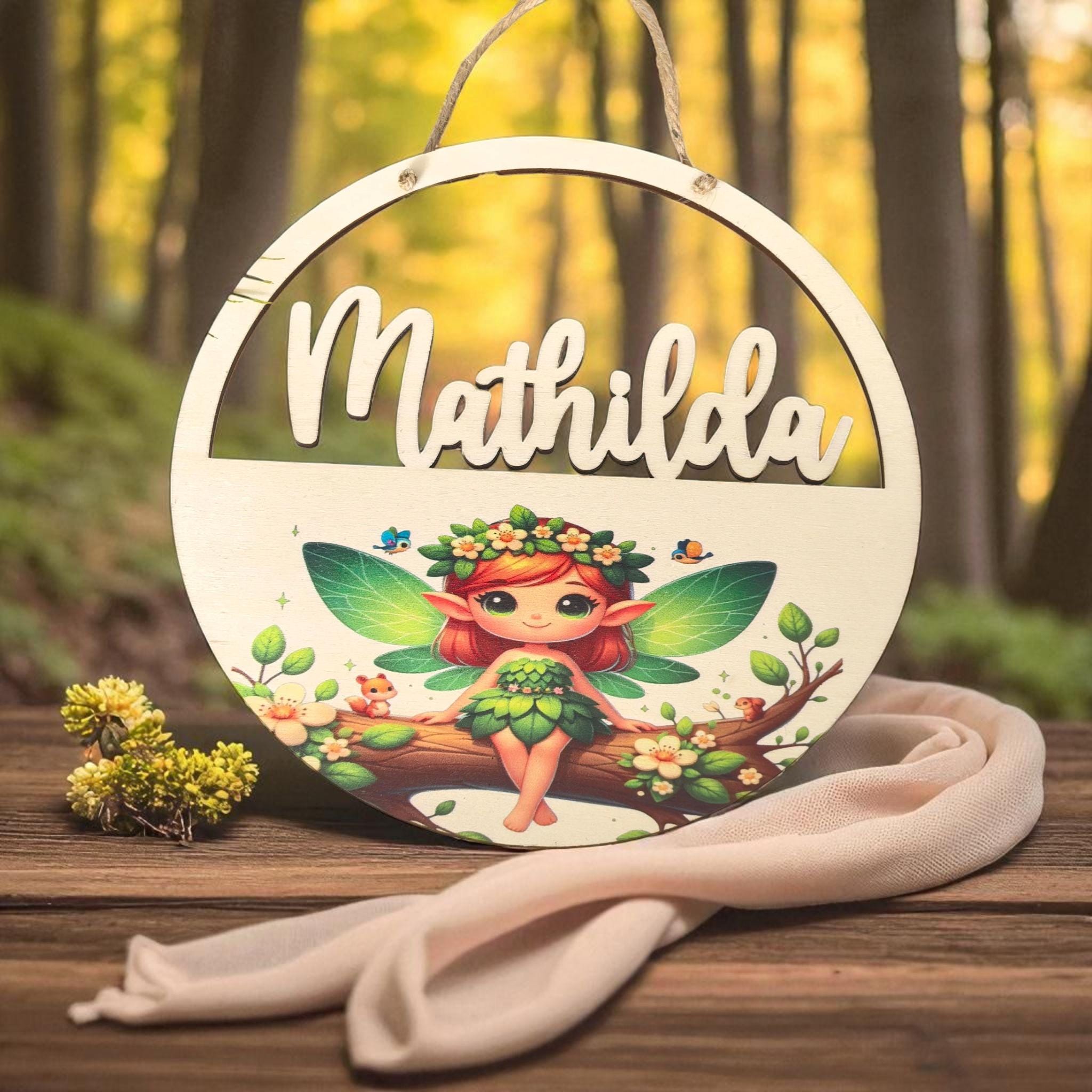 Türschild personalisiert fürs Kinderzimmer mit süßer Fee, Elfe, Waldfee, Geschenk Taufe, Geburt, Kindergeburtstag, Namensschild