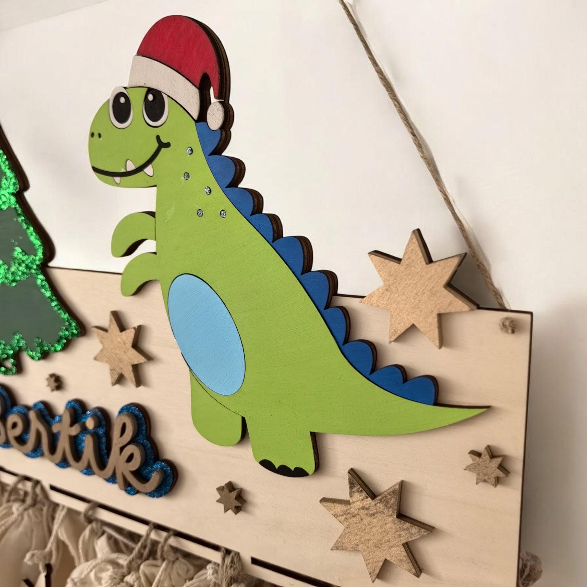 Adventskalender Dino aus Holz, personalisiert mit Wunschtext und in Wunschfarbe, Geschenkidee, Babys Weihnachten, Advent, Trex, Dinosaurier