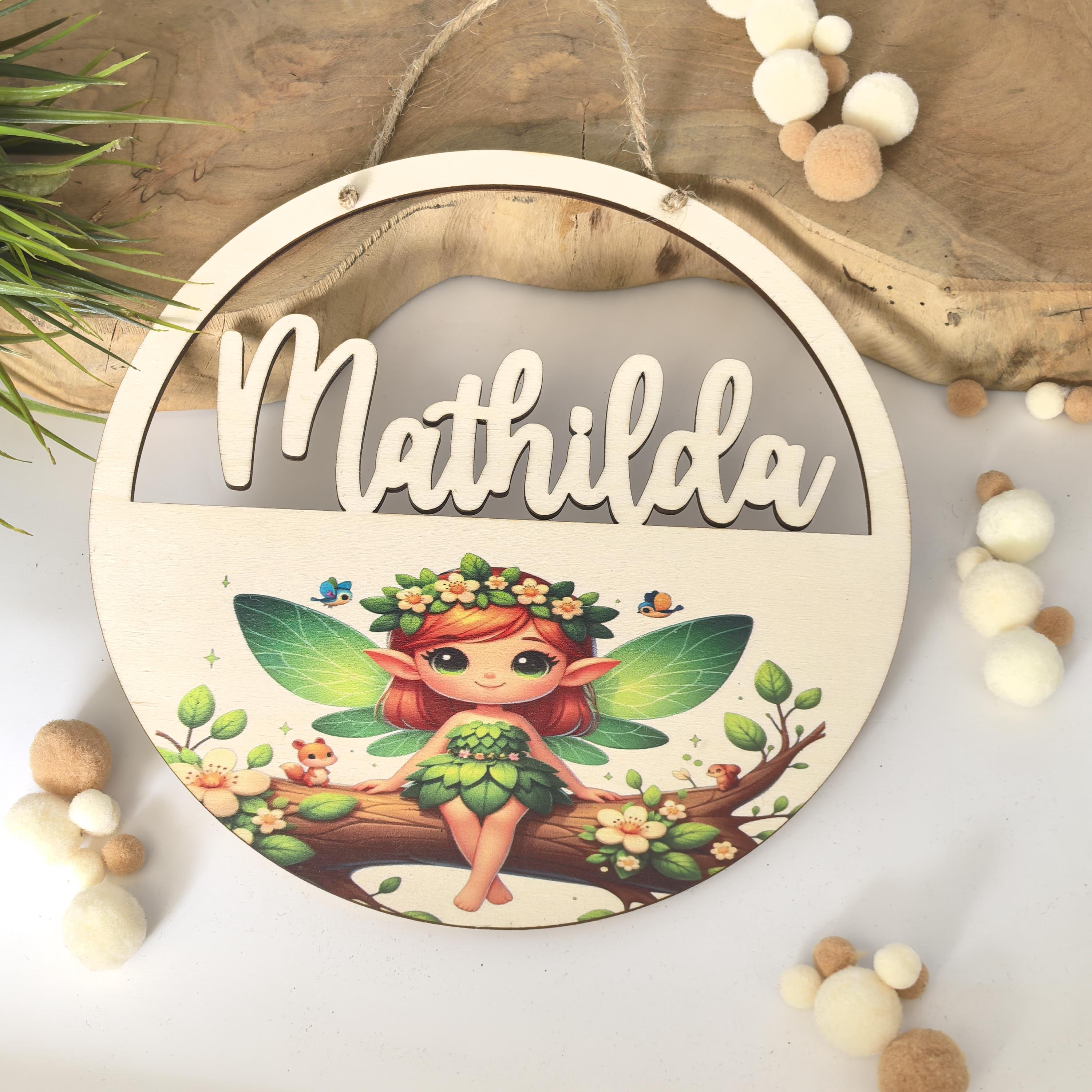 Türschild personalisiert fürs Kinderzimmer mit süßer Fee, Elfe, Waldfee, Geschenk Taufe, Geburt, Kindergeburtstag, Namensschild