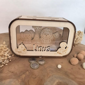 Spardose personalisiert mit Namen, Sparbüchse, Sparschwein, Geldgeschenk, Geschenk zur Geburt, Taufe, Geburtstag, Löwe Elefant Affe Safari