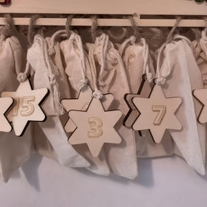 Adventskalender XXL Weihnachtsmann aus Holz, personalisiert mit Wunschtext und in Wunschfarbe Geschenkidee Baby Weihnachten Advent NIKOLAUS