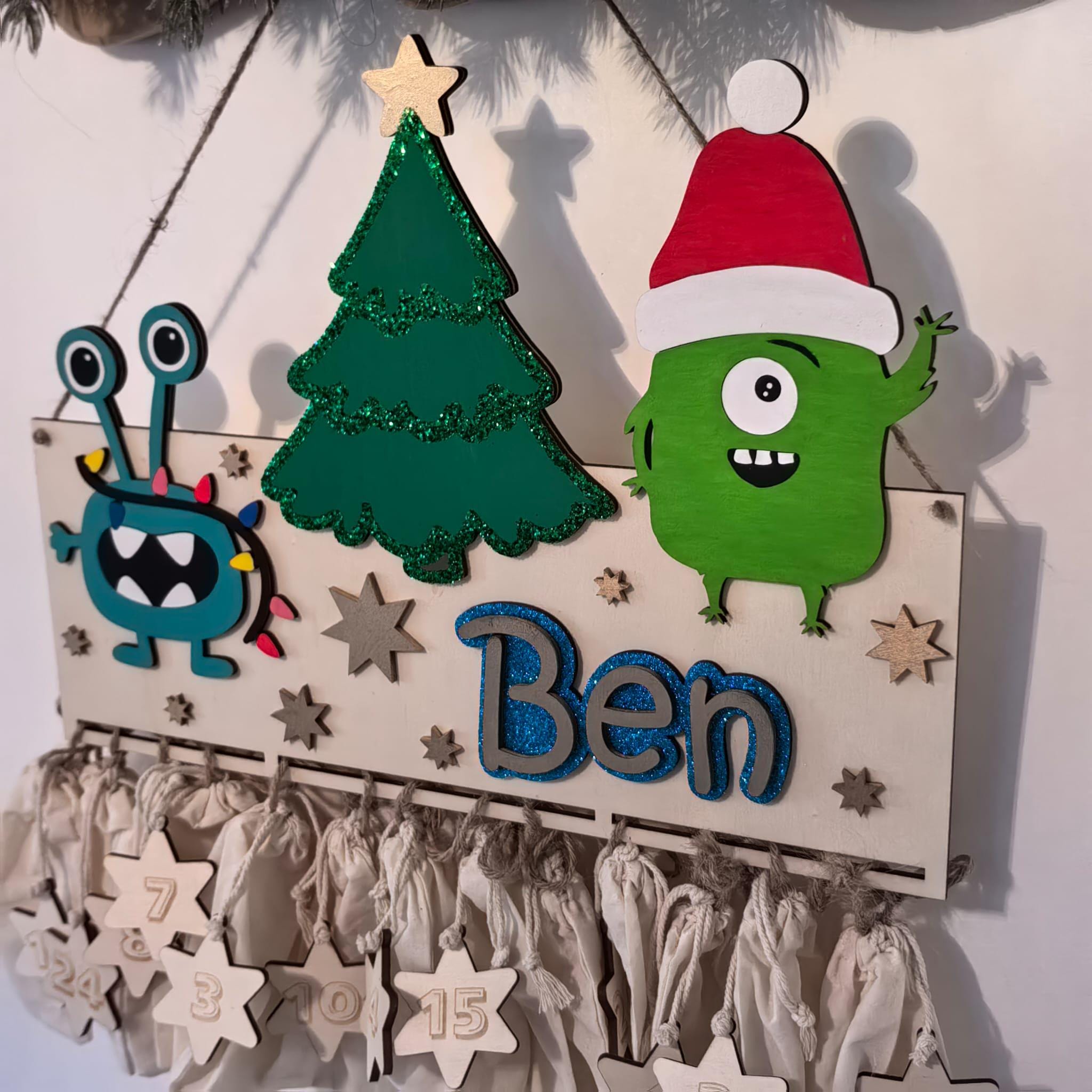 Adventskalender XXL Monster Alien aus Holz, personalisiert mit Wunschtext und in Wunschfarbe Geschenkidee Babys Weihnachten Advent