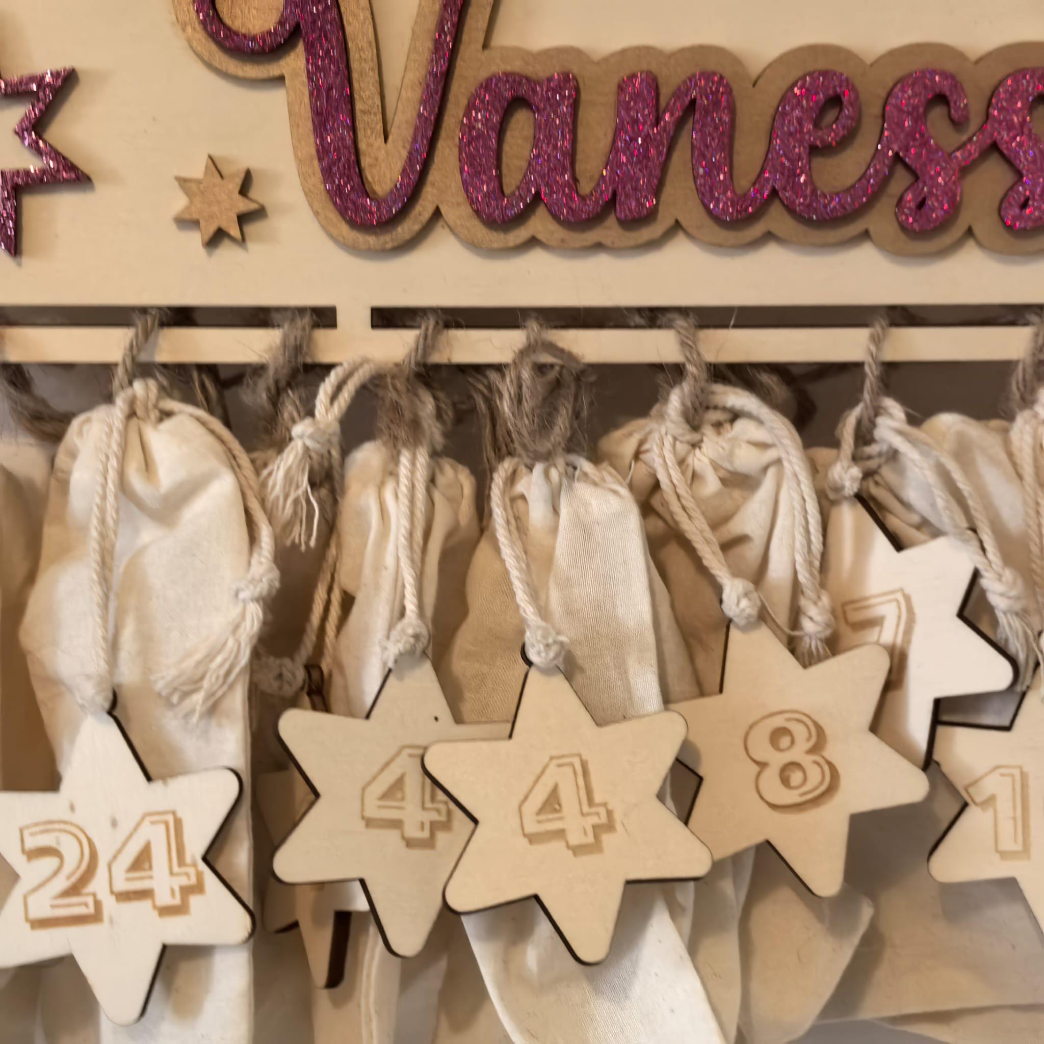 Adventskalender personalisiert mit Wunschtext und in Wunschfarben, Geschenkidee, Babys Weihnachten, Advent, Bär, Eule, Hase, Deer Schäfchen