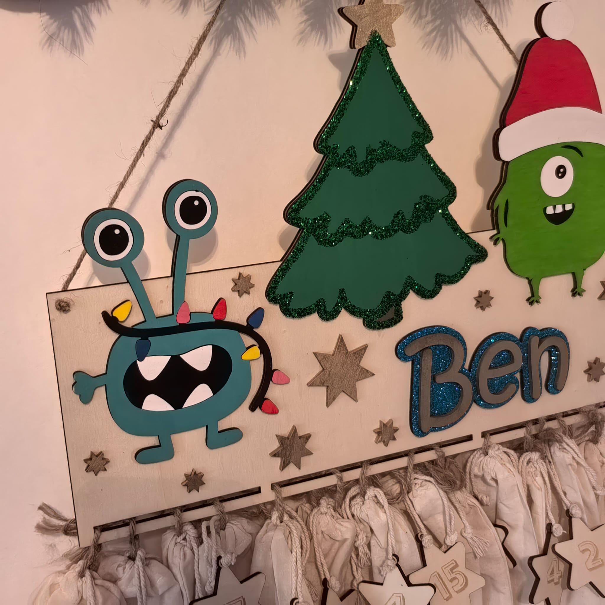 Adventskalender XXL Monster Alien aus Holz, personalisiert mit Wunschtext und in Wunschfarbe Geschenkidee Babys Weihnachten Advent