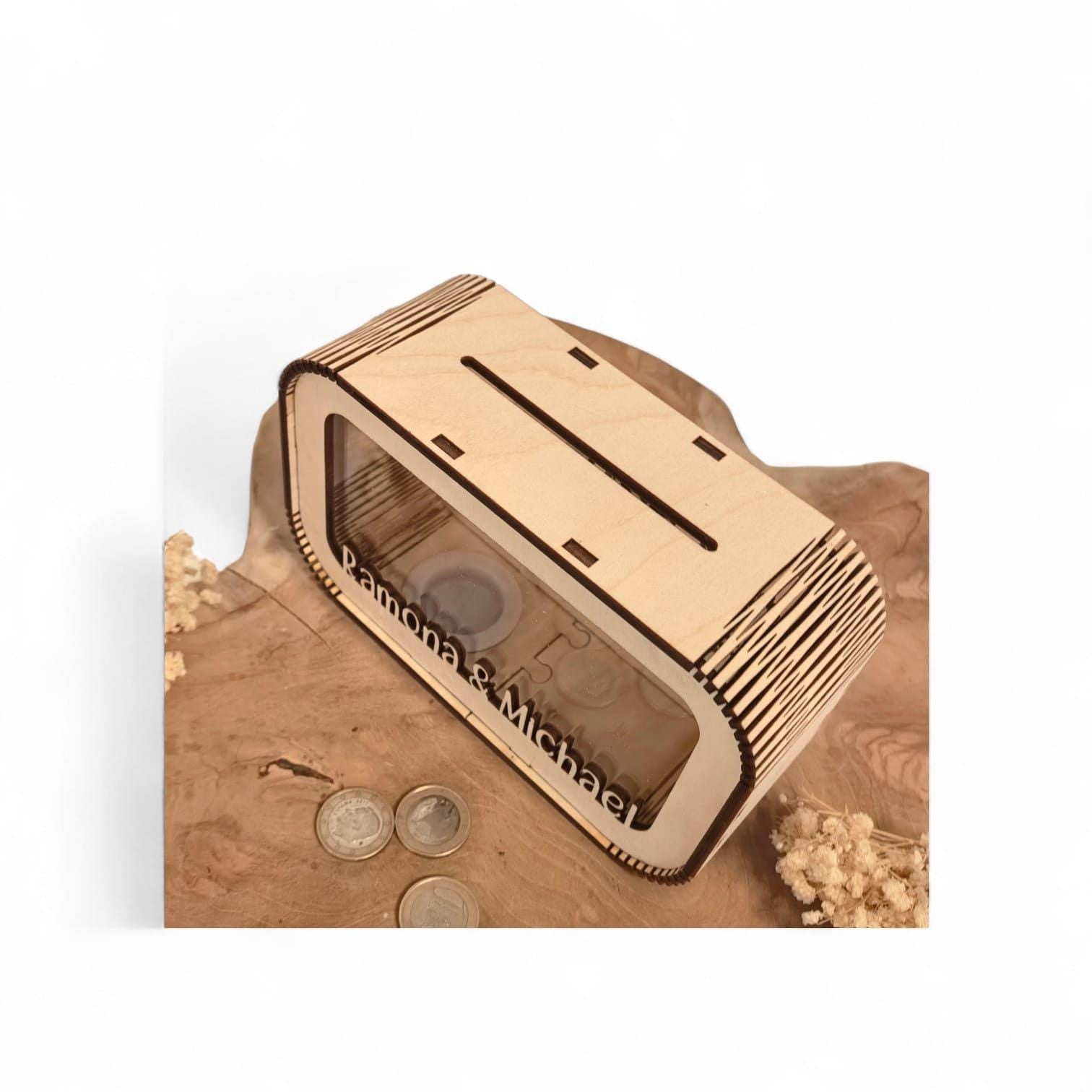 Spardose Reisekasse personalisiert mit Name, Geldgeschenk, Sparschwein Geburtstagsgeschenk Freundin Ehefrau Einzugsgeschenk, Berge, Camping