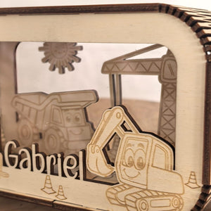 Spardose personalisiert mit Namen, Sparbüchse, Sparschwein, Geldgeschenk, Geschenk zur Geburt, Taufe, Geburtstag, Baustelle, Bagger, Kran