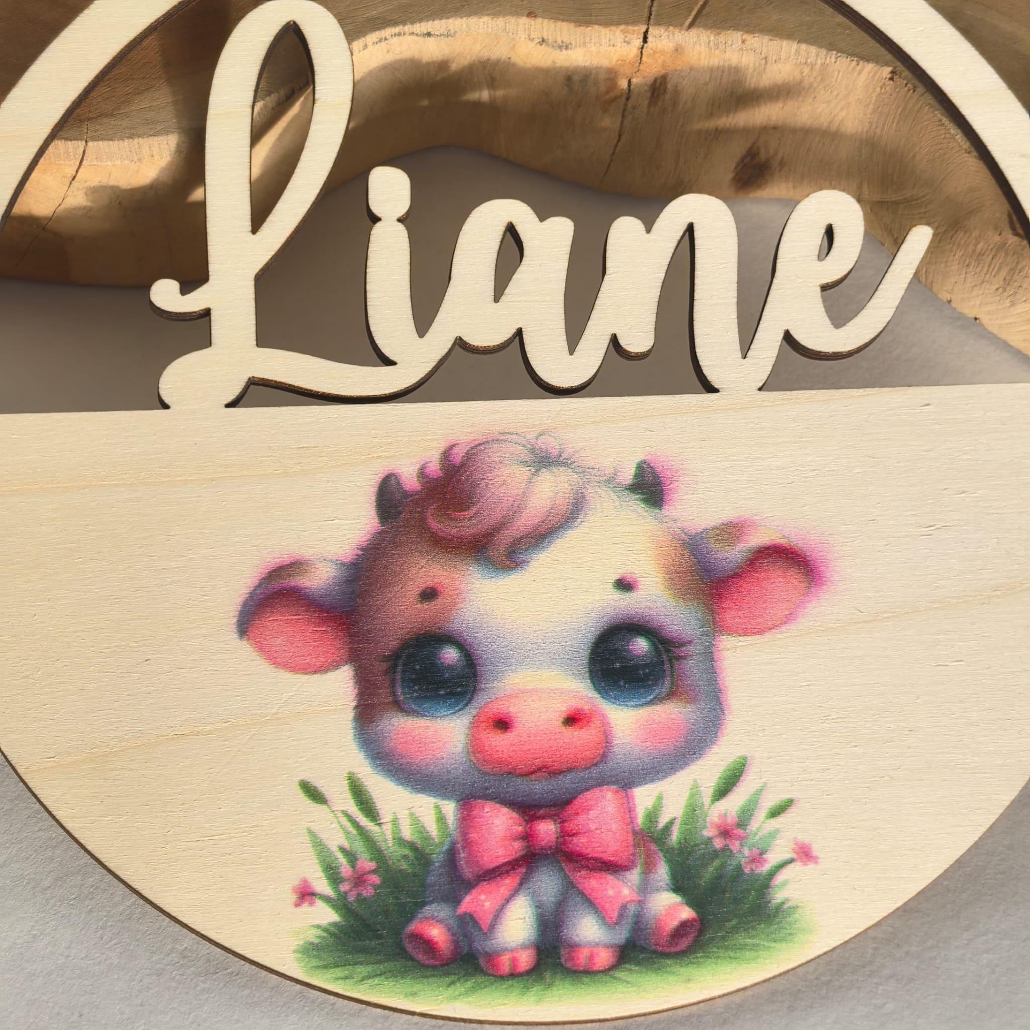 Türschild personalisiert fürs Kinderzimmer mit süßer Baby Kuh, Geschenk Taufe, Geburt, Kindergeburtstag, Namensschild, Bauernhof, Mädchen