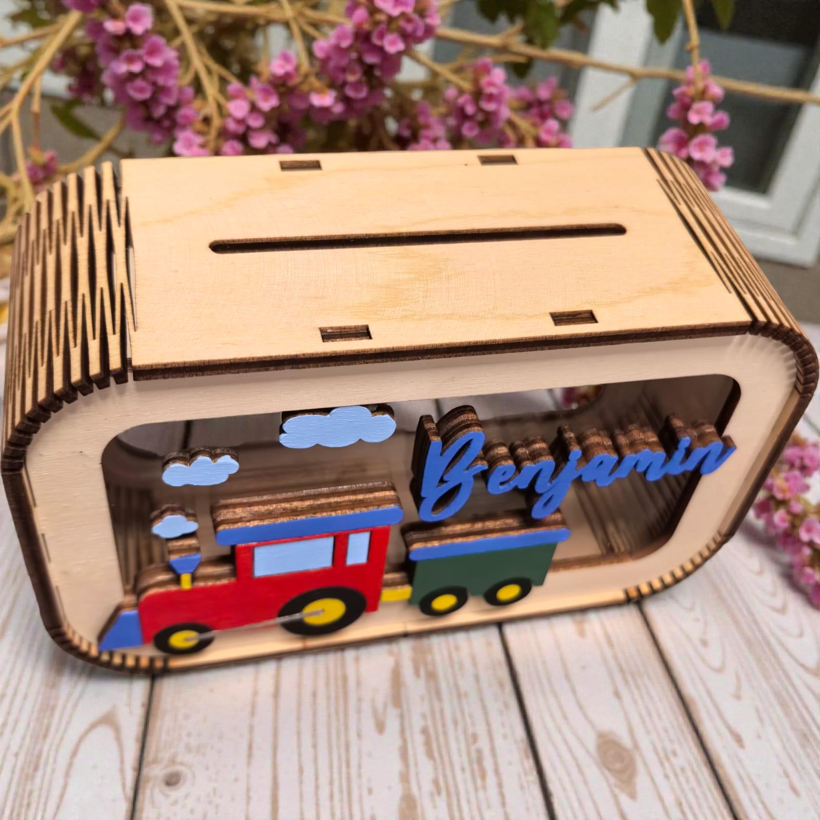 Zug Spardose personalisiert mit Namen in Wunschfarben, Sparbüchse, Sparschwein, Geldgeschenk, Geschenk Geburt, Taufe, Geburtstag Bahnhof