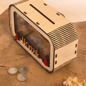 Spardose Bagger personalisiert mit Namen in Wunschfarben, Sparbüchse, Sparschwein, Geldgeschenk, Geschenk Geburt, Taufe, Geburtstag, Truck