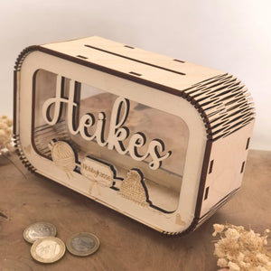 Spardose personalisiert mit Name, Geldgeschenk, Sparschwein Geburtstagsgeschenk Freundin Ehefrau Einzugsgeschenk Hobbykasse Stricken, Häkeln