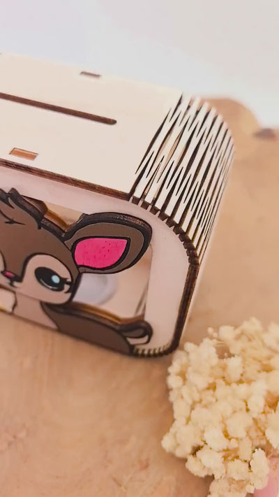 Bambi Spardose personalisiert mit Namen in Wunschfarben, Sparbüchse, Sparschwein, Geldgeschenk, Geschenk Geburt Taufe Geburtstag Reh Rehkitz