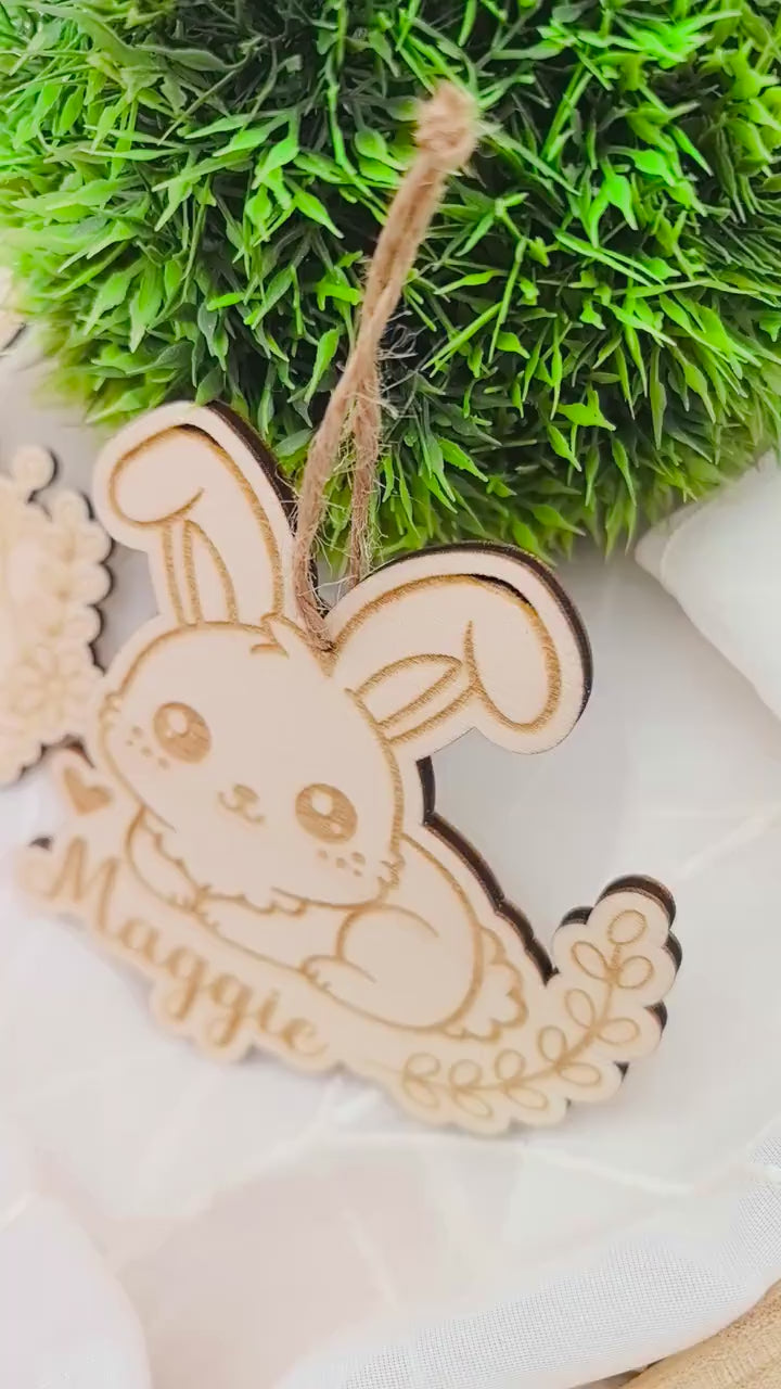 Ostereier zum aufhängen, Osteranhänger, Ostergeschenk personalisiert, Geschenkanhänger Ostern, Osterdeko Holz, Osterhase, Hase mit Blumen