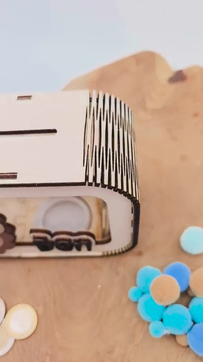 Spardose Löwe personalisiert mit Namen in Wunschfarben, Sparbüchse, Sparschwein, Geldgeschenk, Geschenk Geburt, Taufe, Geburtstag, Löwen