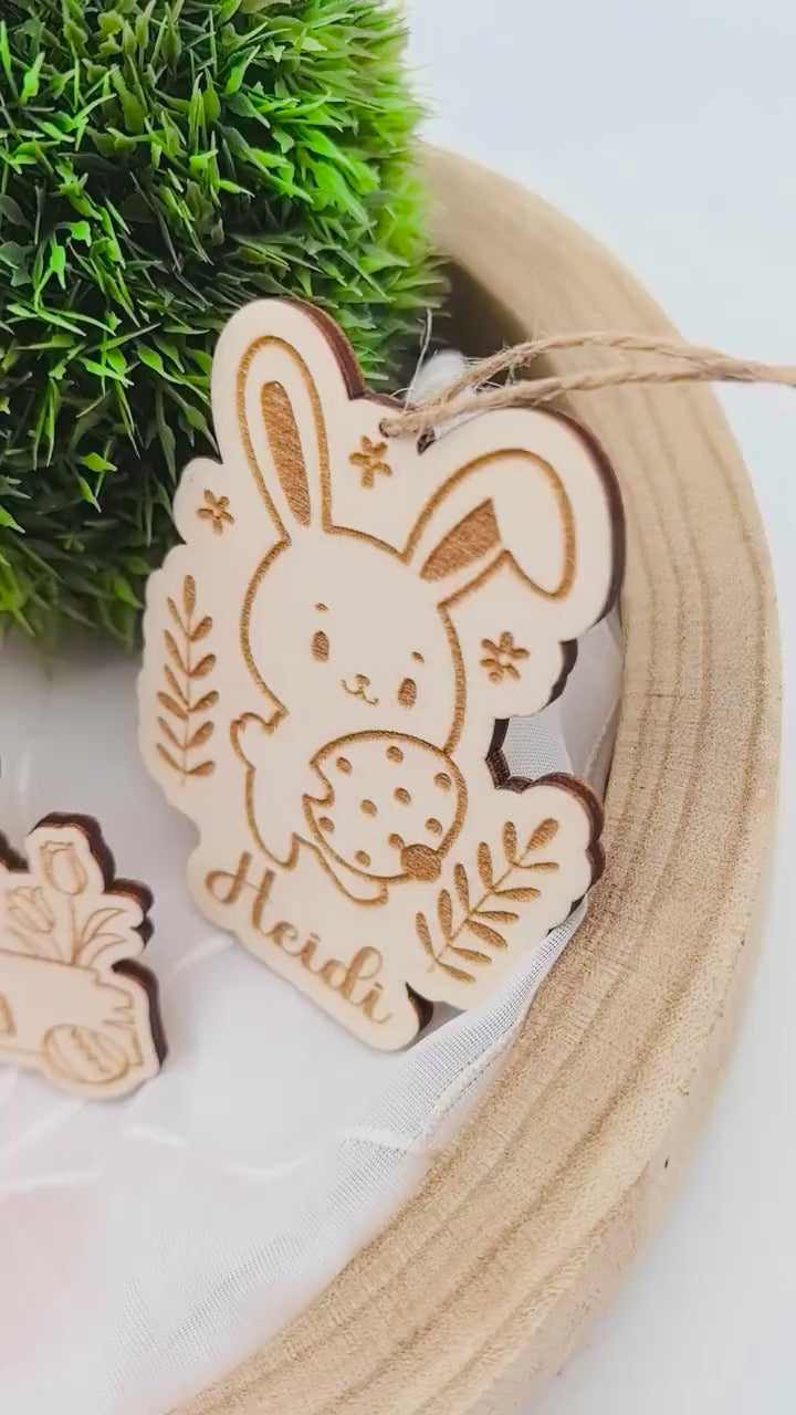 Ostereier zum aufhängen, Osteranhänger, Ostergeschenk personalisiert, Geschenkanhänger Ostern, Osterdeko Holz, Osterhase, Hase mit Blumen