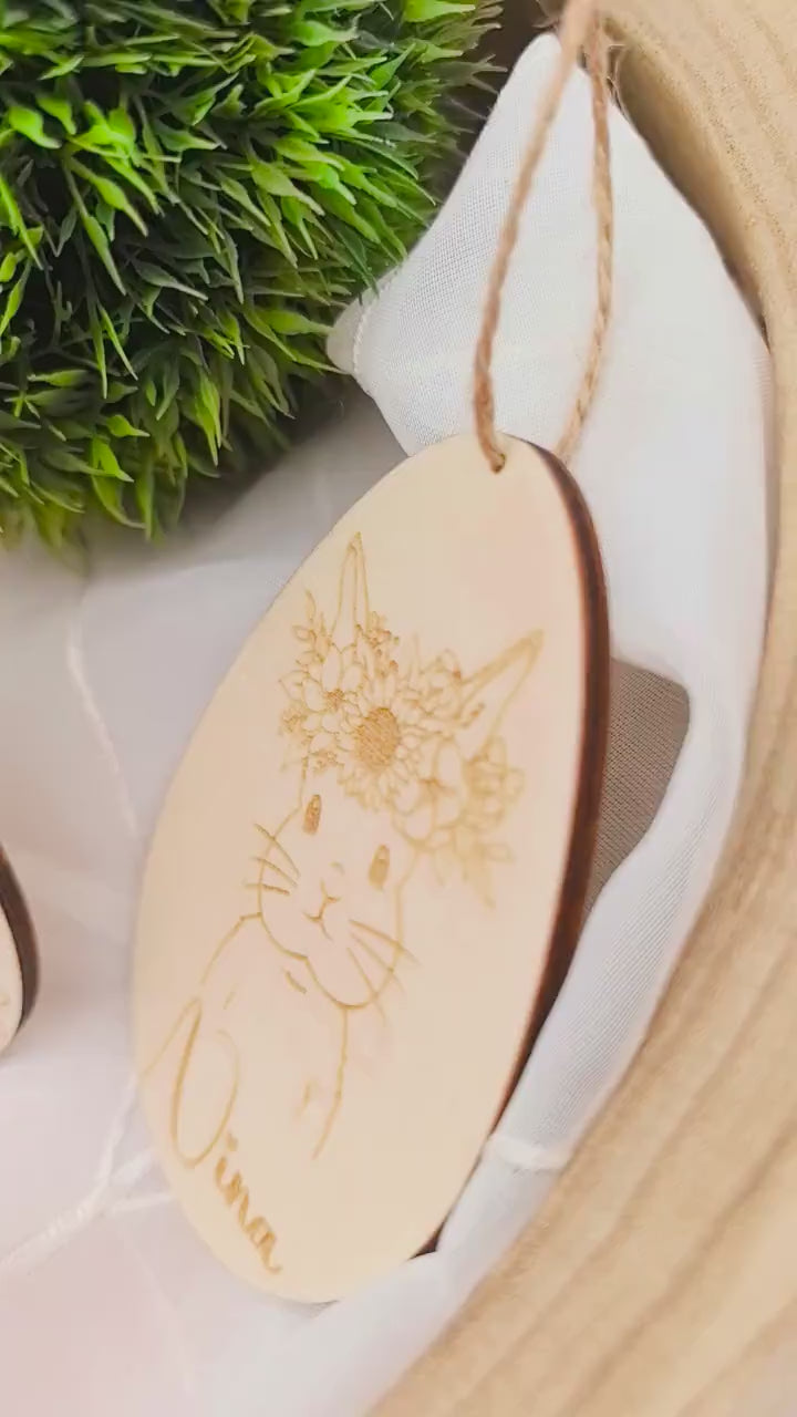 Ostereier zum aufhängen, Osteranhänger, Ostergeschenk personalisiert, Geschenkanhänger Ostern, Osterdeko Holz, Osterhase, Hase mit Blumen