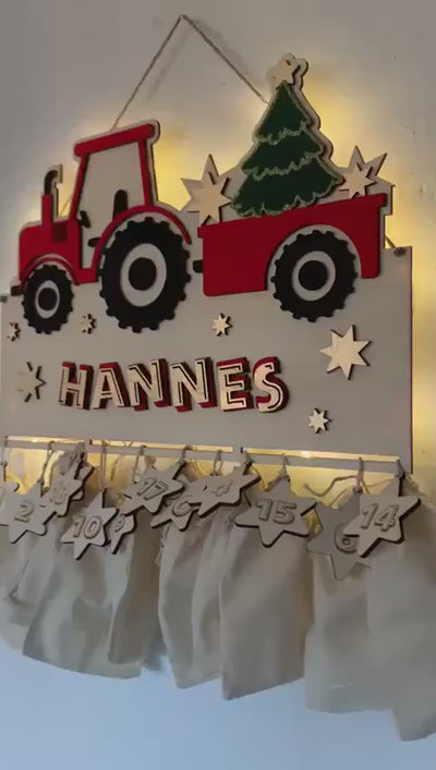 Adventskalender XXL Traktor aus Holz, personalisiert mit Wunschtext und in Wunschfarbe, Geschenkidee, Babys Weihnachten, Advent, Trekker