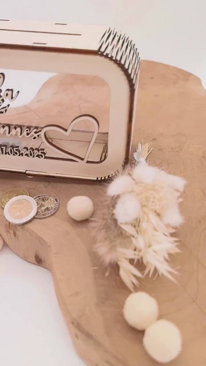 Spardose Hochzeitsgeschenk personalisiert mit Name und Datum, Geldgeschenk, Sparschwein Geburtstagsgeschenk Freundin Ehefrau Einzugsgeschenk